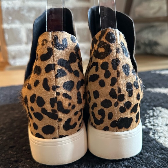 *LIKE NEW* STEVE MADDEN Wrangle Platform Wedge Sneaker Cheetah Print Cow Hair —8 - Picture 13 of 16